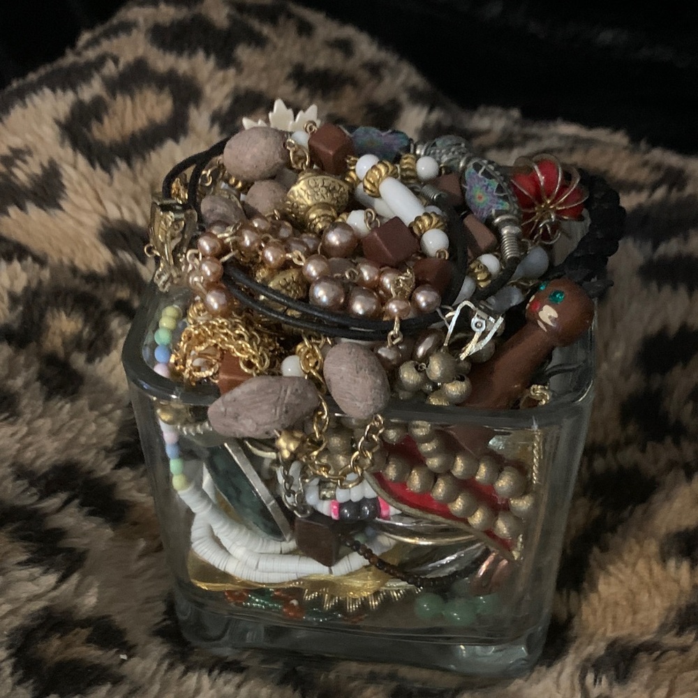 Jewelry Lot - Picture 2 of 9